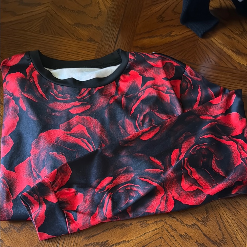 Red and Black Rose Print Sweatshirt